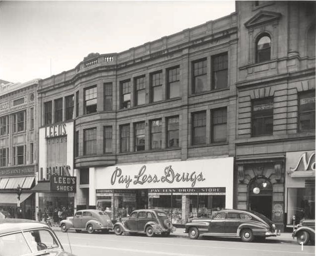 The 920–930 block of Broadway, Tacoma — September 1946, showing Kress, Leed's Shoes, and Payless Drugs storefronts